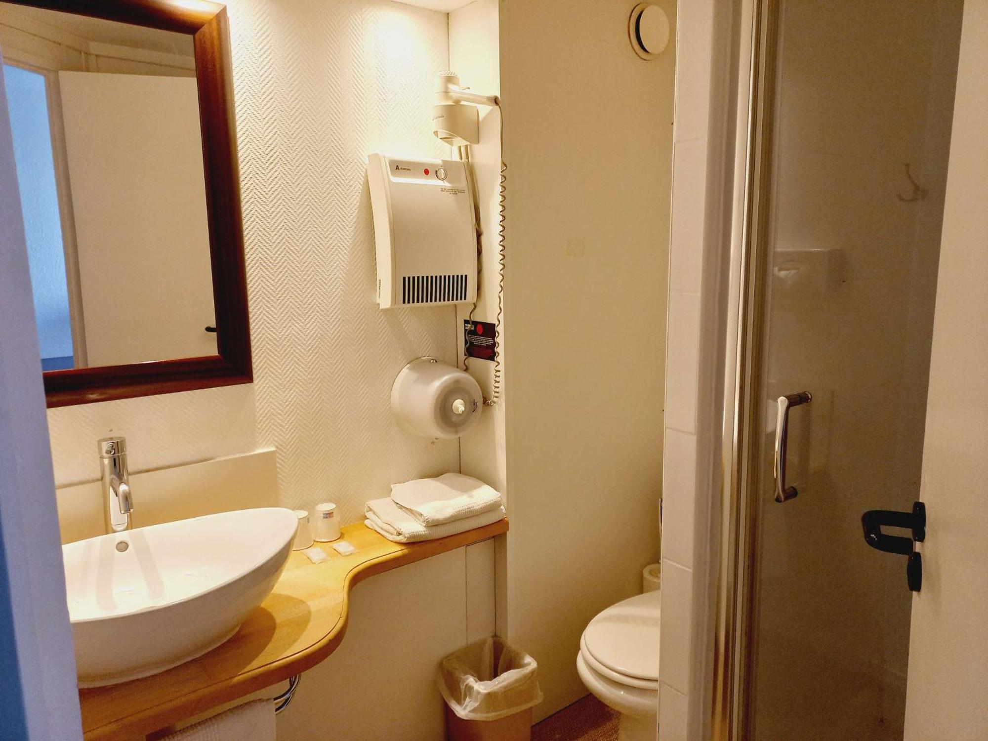 Brit Hotel Lorient Le Kerotel Esterno foto